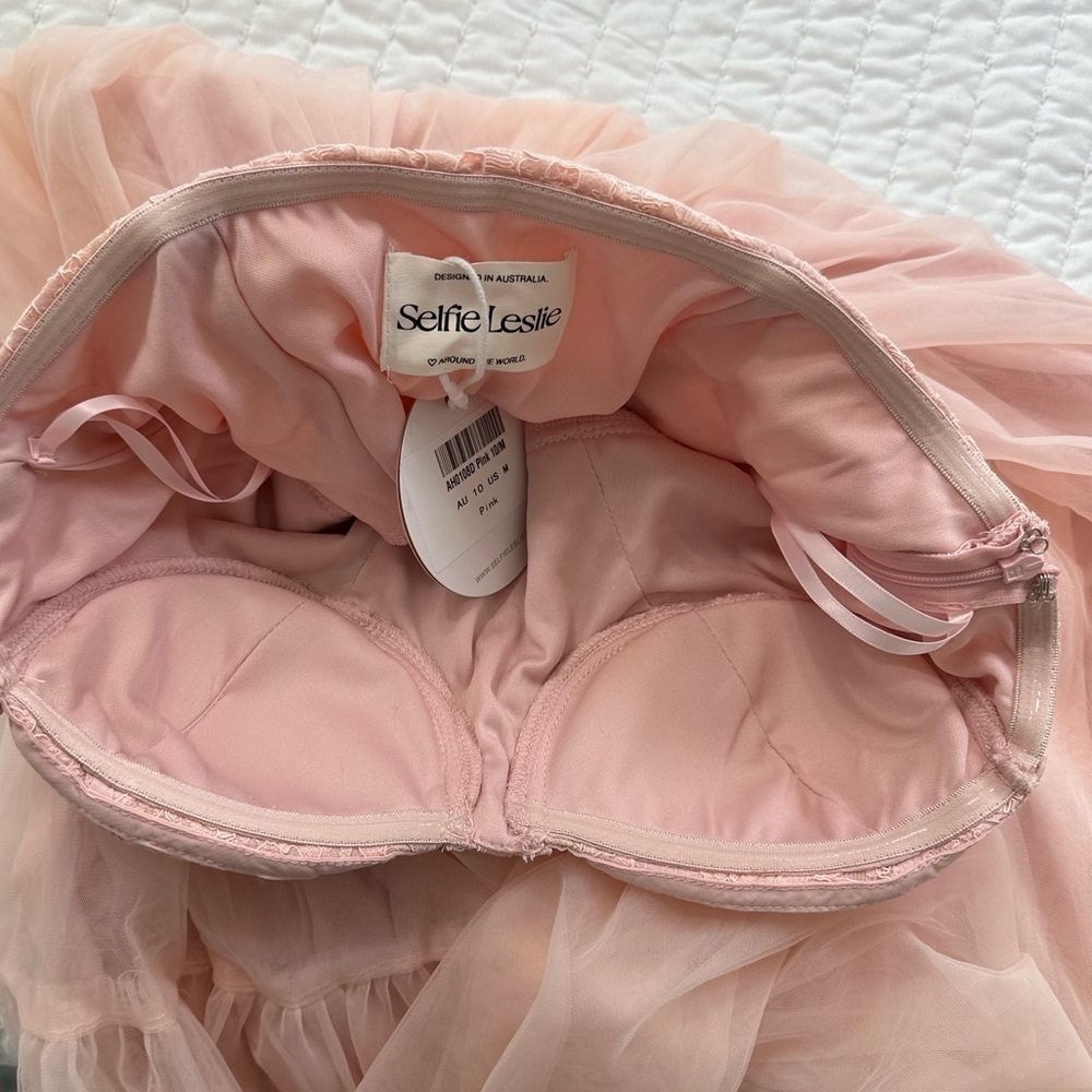 Selfie Leslie Gown Strapless
Dancing With Me Sweetheart Tulle Midi Dress Pink - Picture 15 of 16